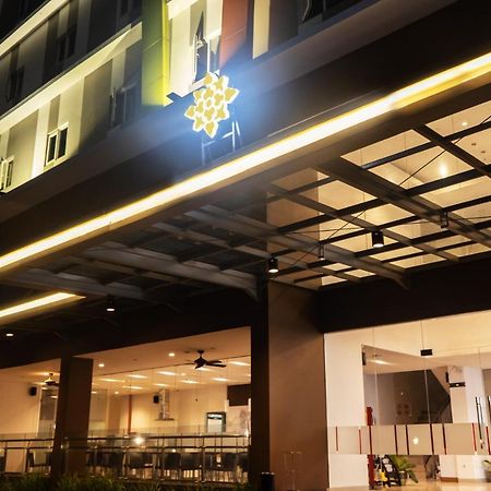 Lynn Hotel Serang Luaran gambar