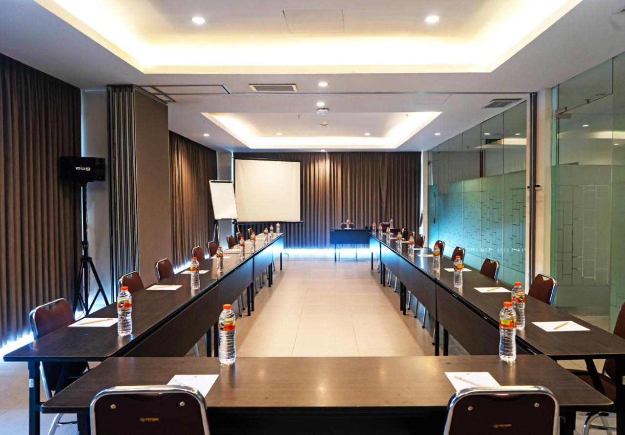 Lynn Hotel Serang Luaran gambar